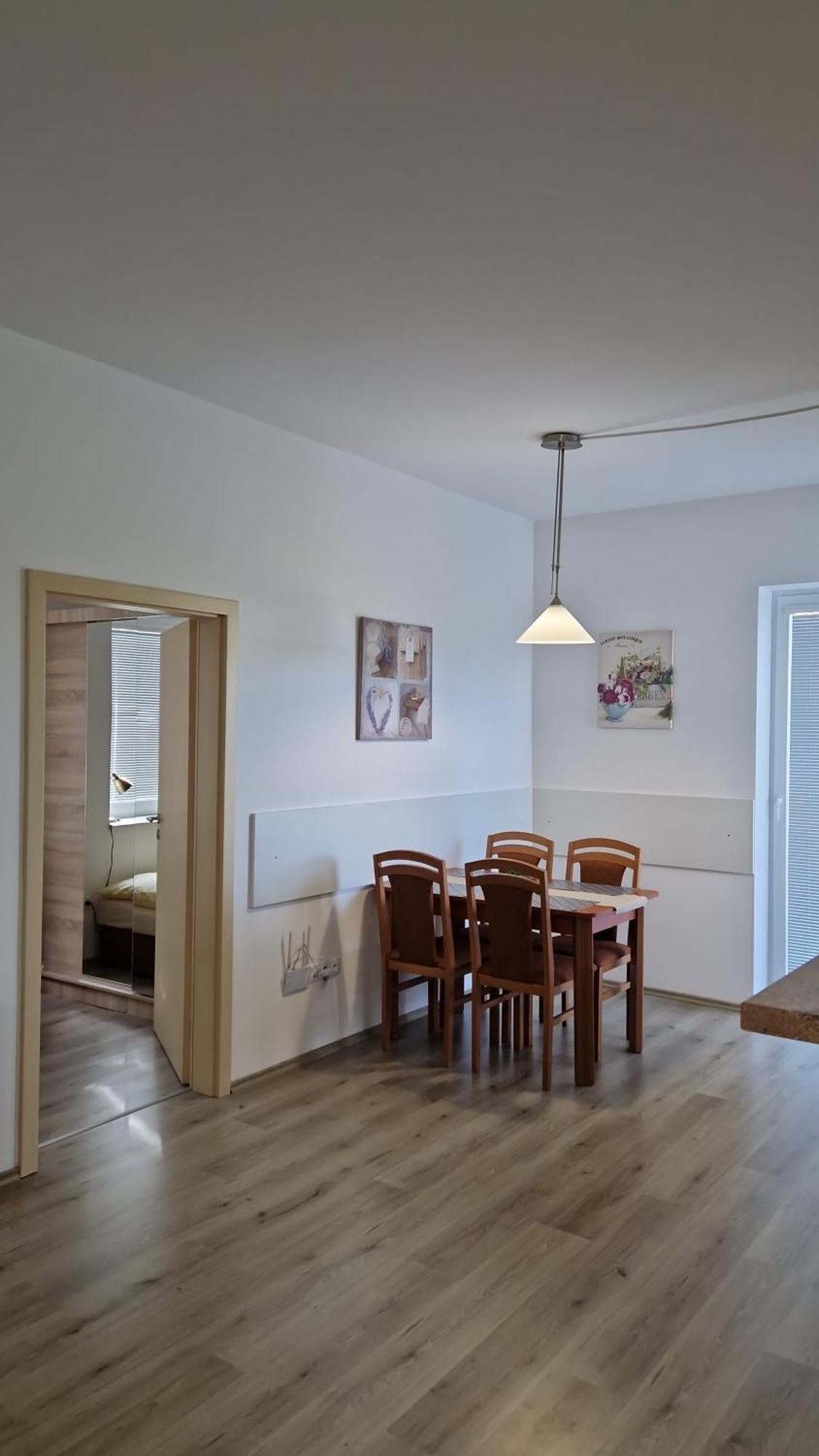 Apartment 10